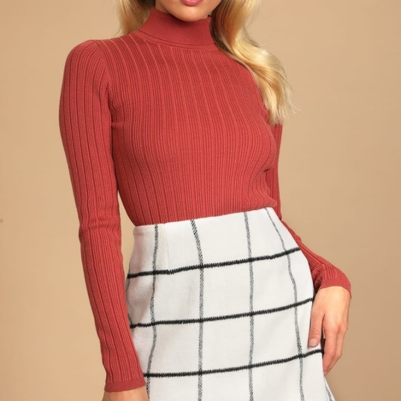 Lulus Tops - Lulu's Rusty Rose Turtleneck